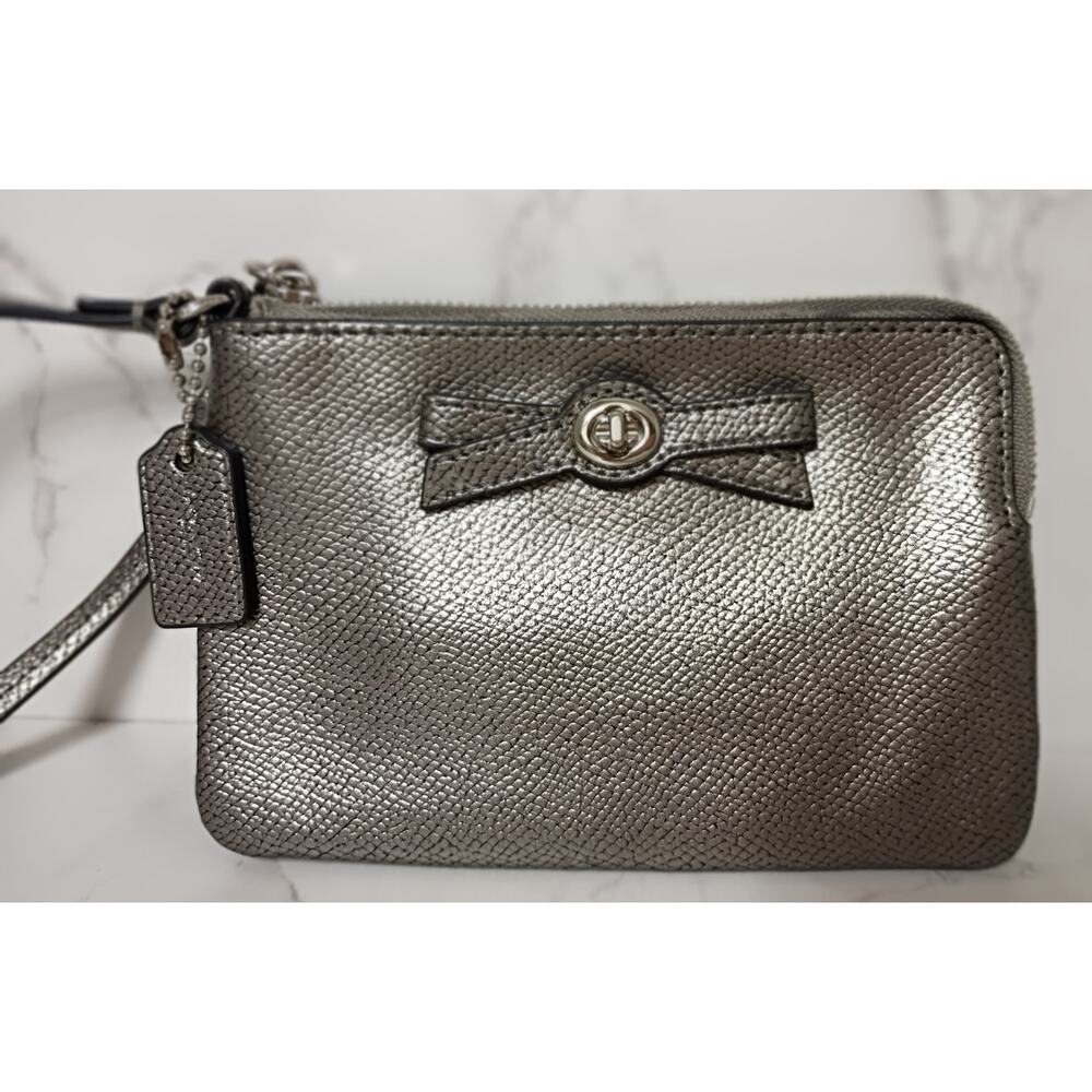 COACH Metallic Gunmetal Silver Leather Turnlock Bow Wristlet - NWT